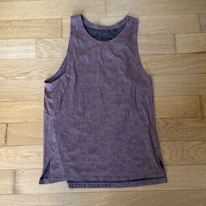 Men’s Lululemon red camo work out tank